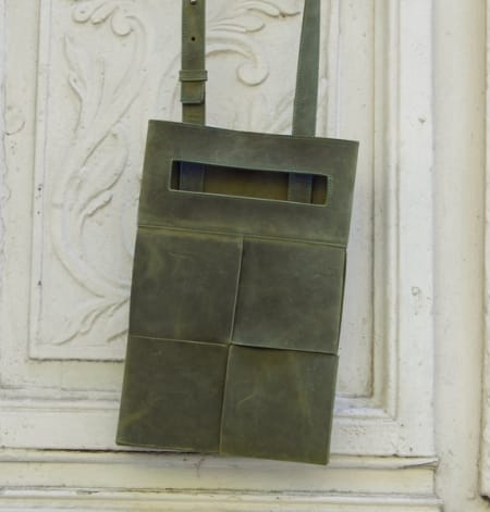 Δερμάτινες Χειροποίητες Παραγγελίες - Τσαντάκι Ώμου 1